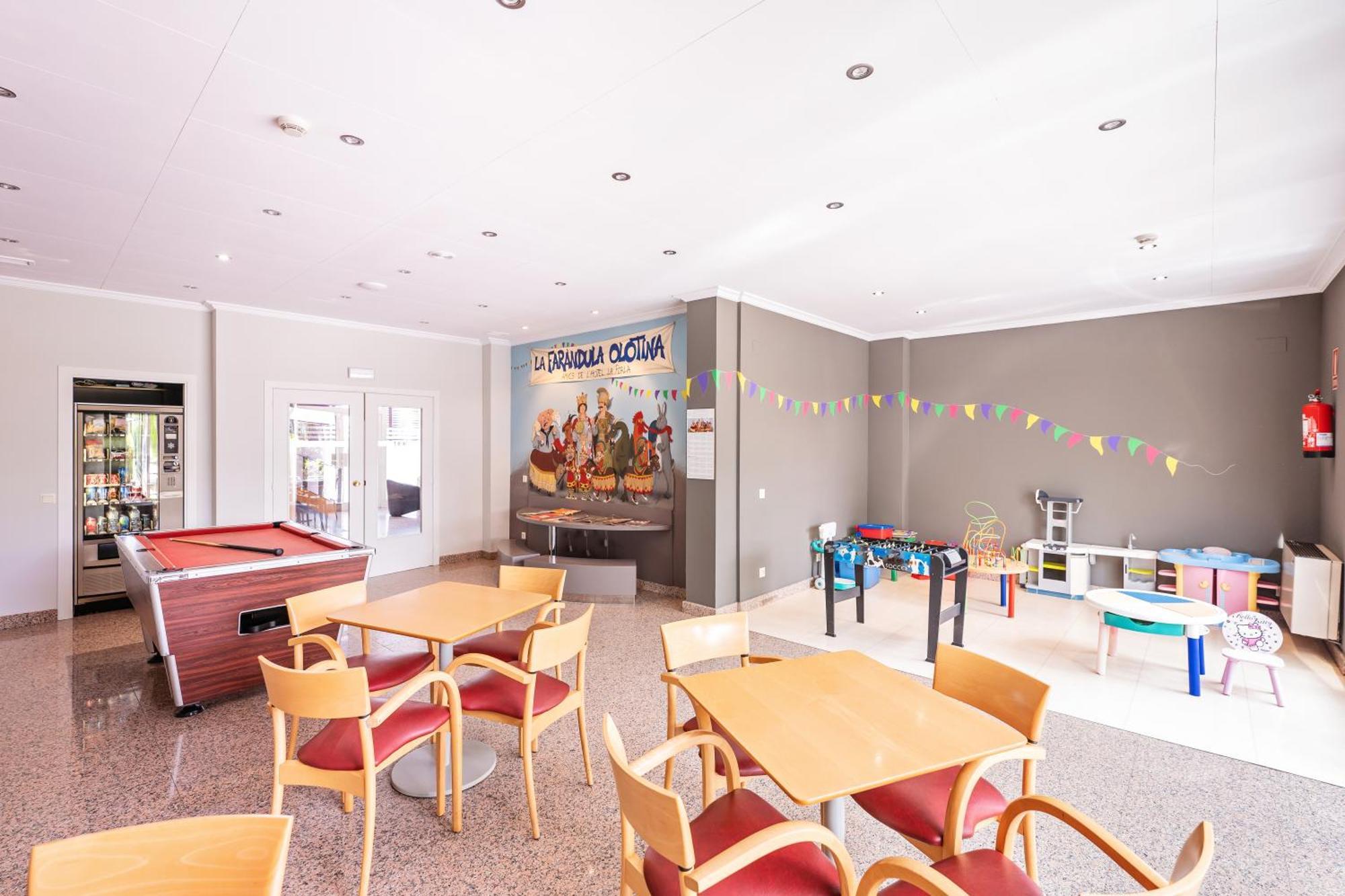 Hotel La Perla D'Olot Luaran gambar