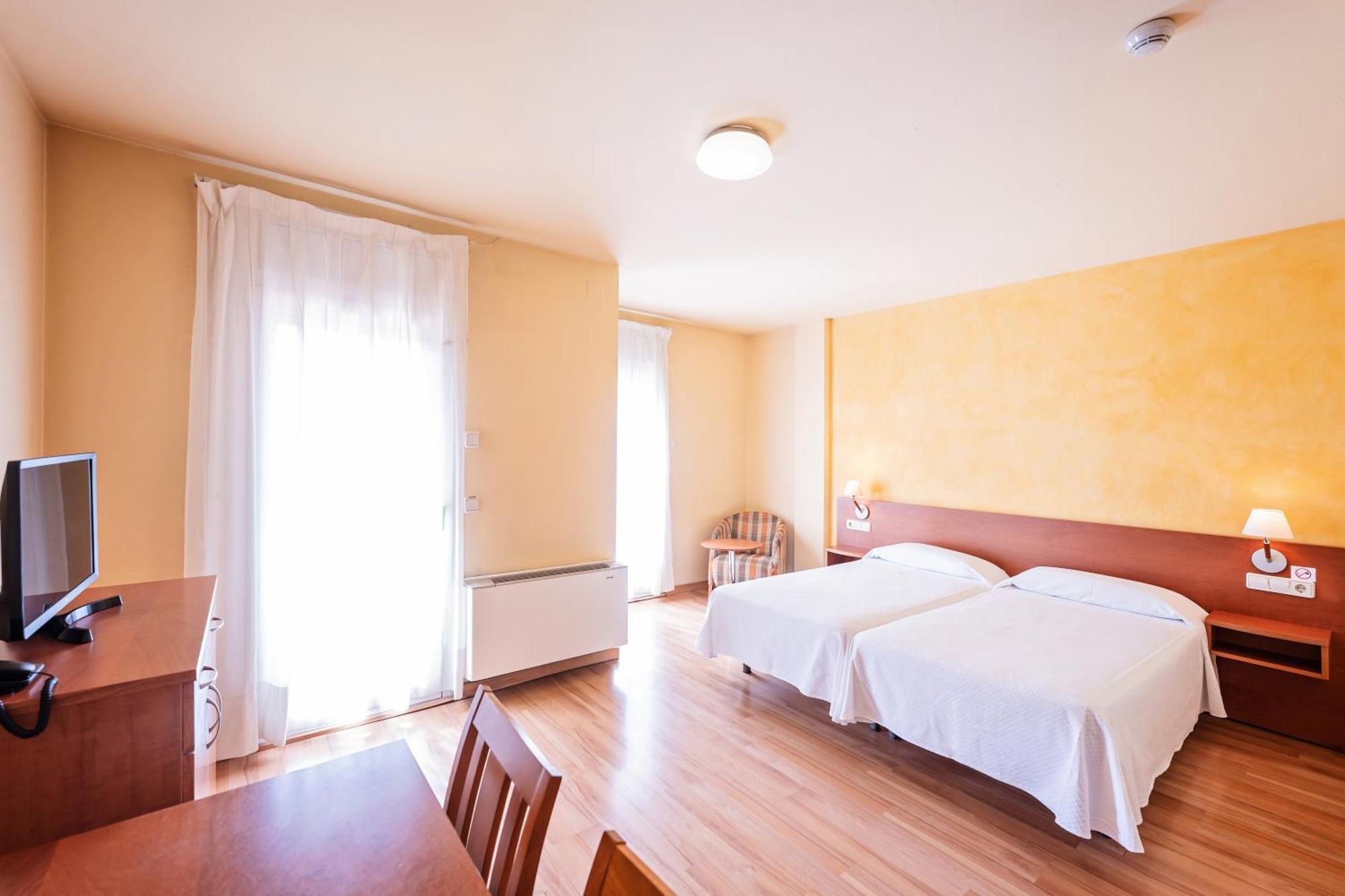 Hotel La Perla D'Olot Luaran gambar