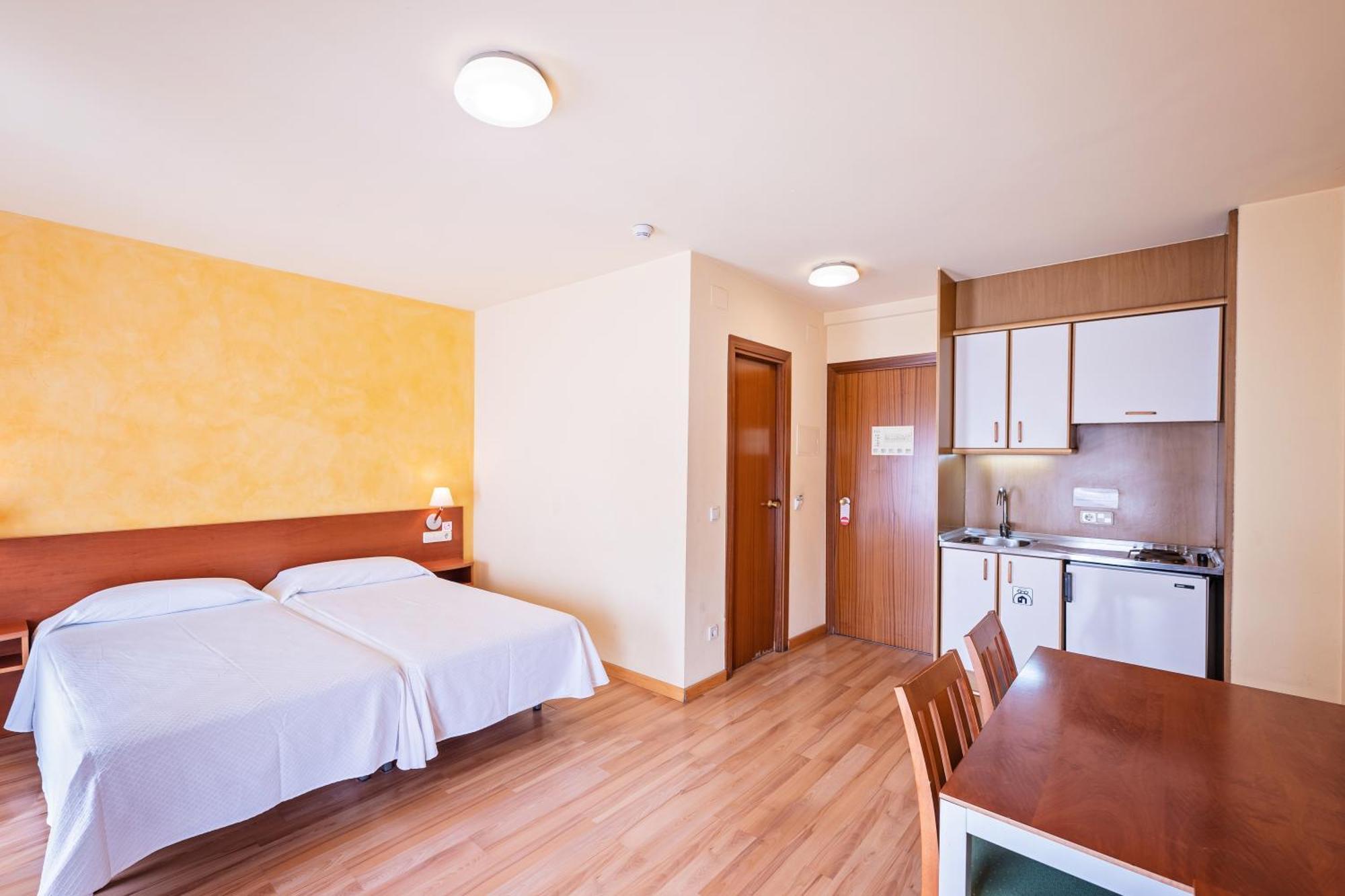Hotel La Perla D'Olot Luaran gambar