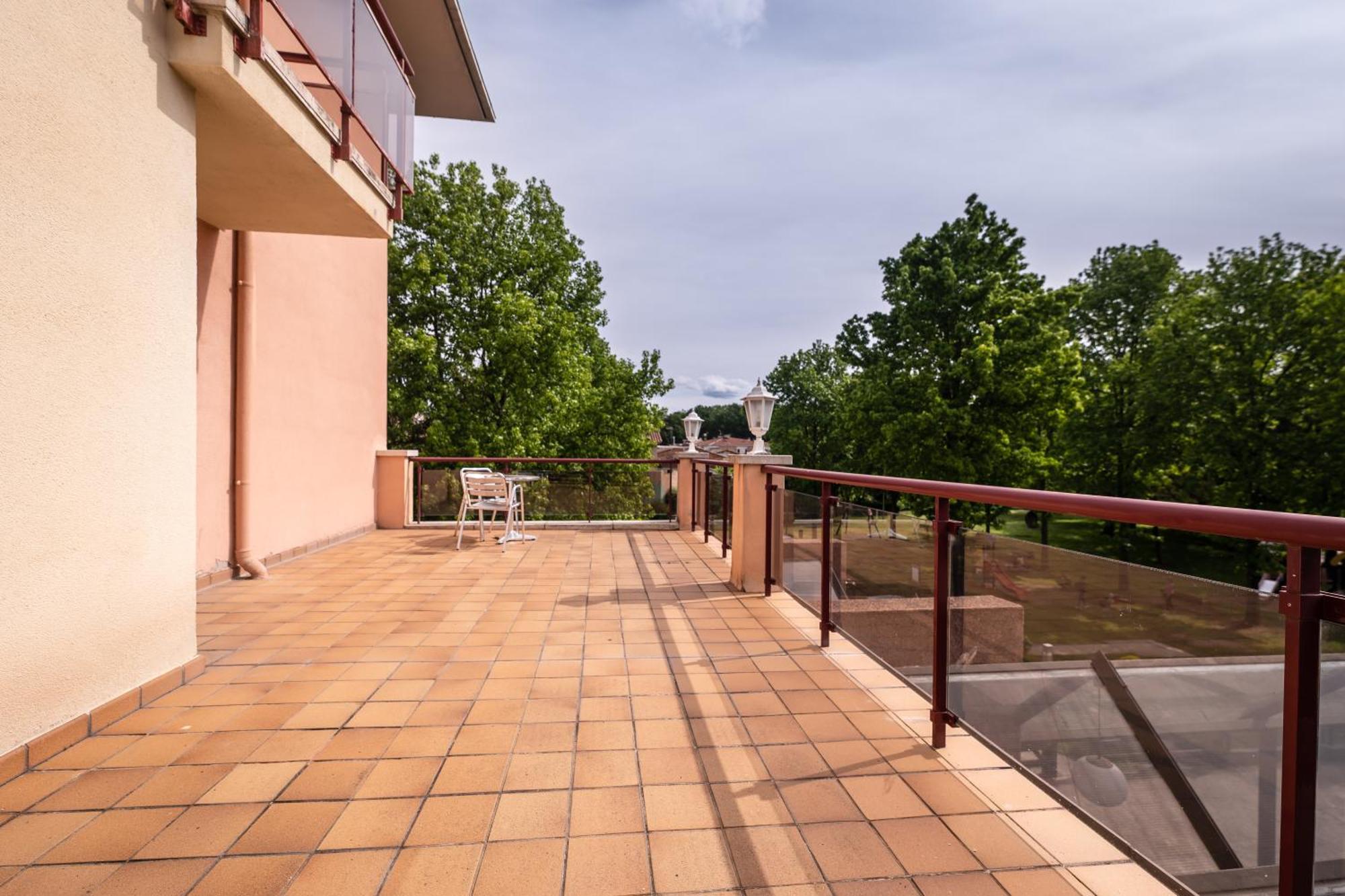 Hotel La Perla D'Olot Luaran gambar