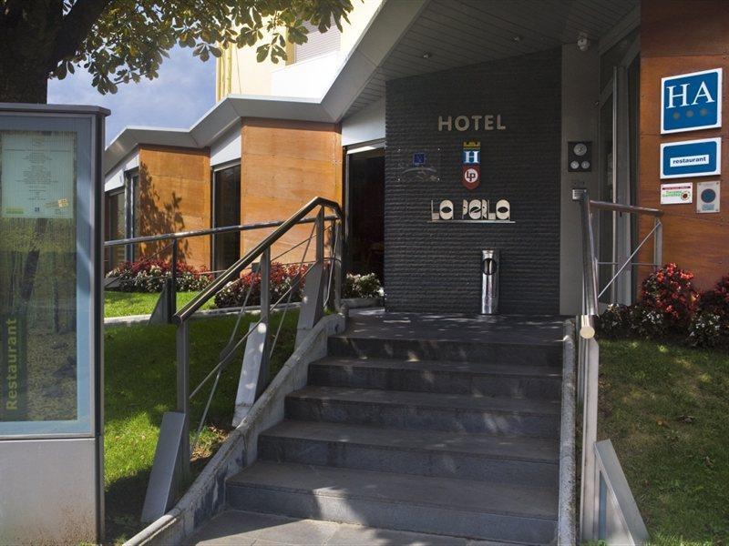 Hotel La Perla D'Olot Luaran gambar
